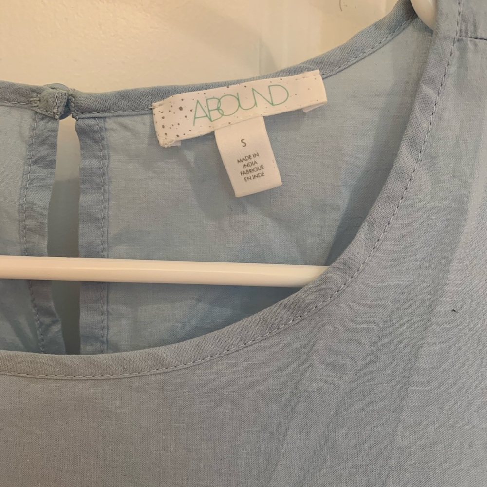 Blue Eyelet Pattern Tank - Picture 2 of 4